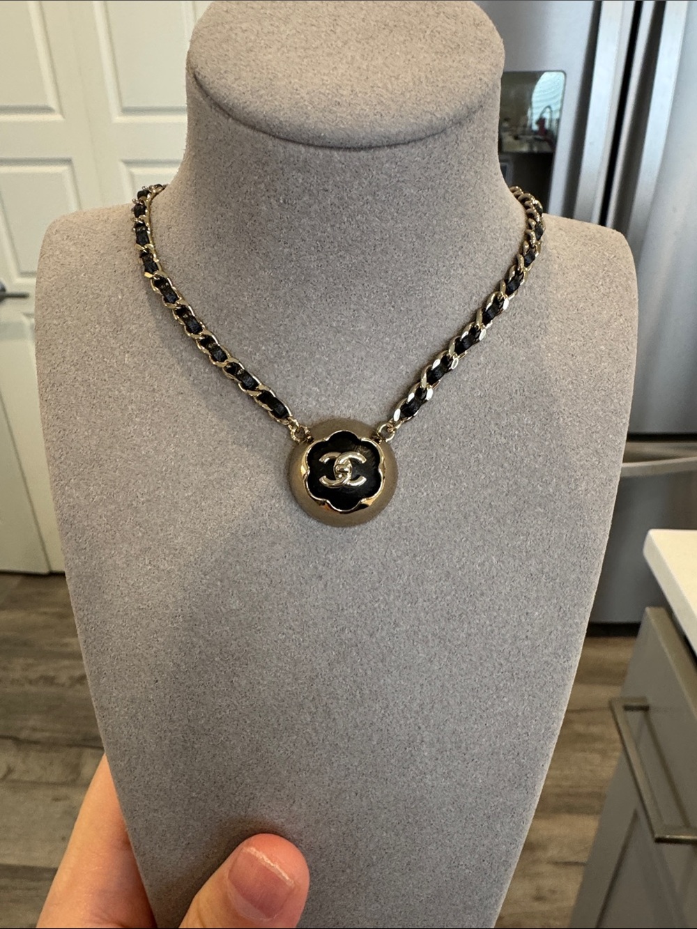 Flower Leather Chain Choker Necklace Beige Gold Tone